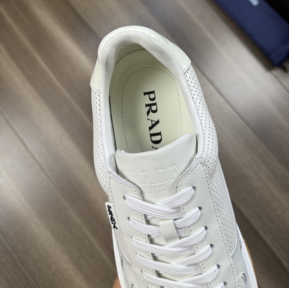 Prada men's white sneakers - Picture 6 of 7